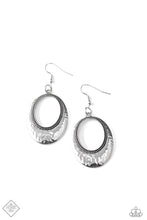 Load image into Gallery viewer, Simply Santa Fe December 2020 Fashion Fix.
