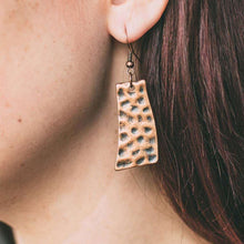 Load image into Gallery viewer, Paparazzi A Fan of the Tribe - Necklace.
