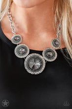Load image into Gallery viewer, Global Glamour.
