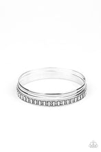 Load image into Gallery viewer, Flawless Flaunter - Silver.

