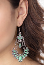 Load image into Gallery viewer, Unique Chic - Green.
