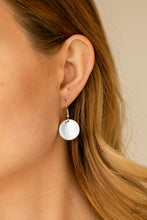 Load image into Gallery viewer, Paparazzi Industrial Grade Glamour - Silver Necklace
