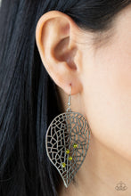 Load image into Gallery viewer, Paparazzi Seasonal Showcase - Green Earrings
