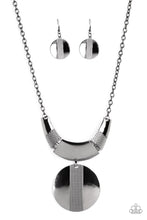 Load image into Gallery viewer, Metallic Enchantress - Black Necklace

