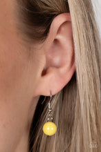Load image into Gallery viewer, Paparazzi Popping Promenade - Yellow Necklace
