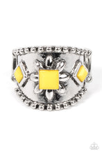 Load image into Gallery viewer, Paparazzi Daisy Diviner - Yellow Ring
